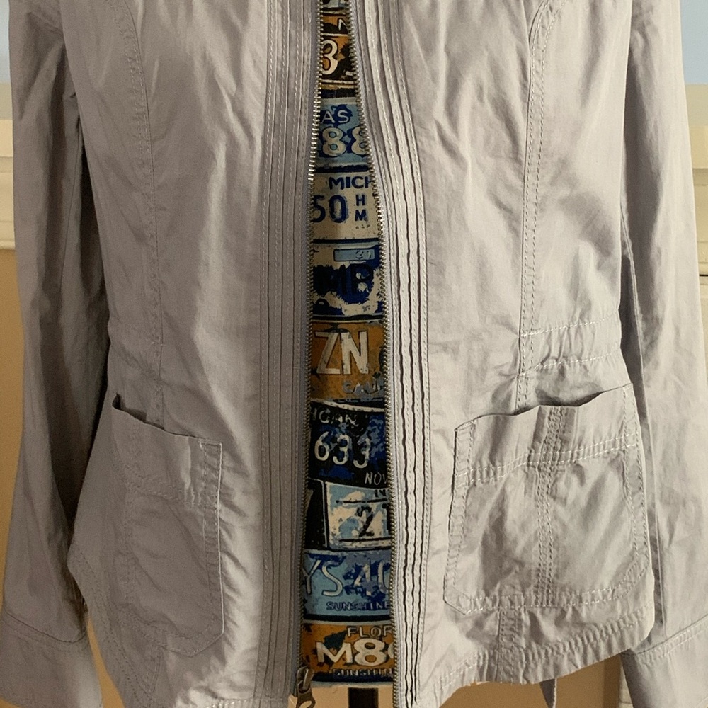 Express Lightweight Jacket - Picture 2 of 6